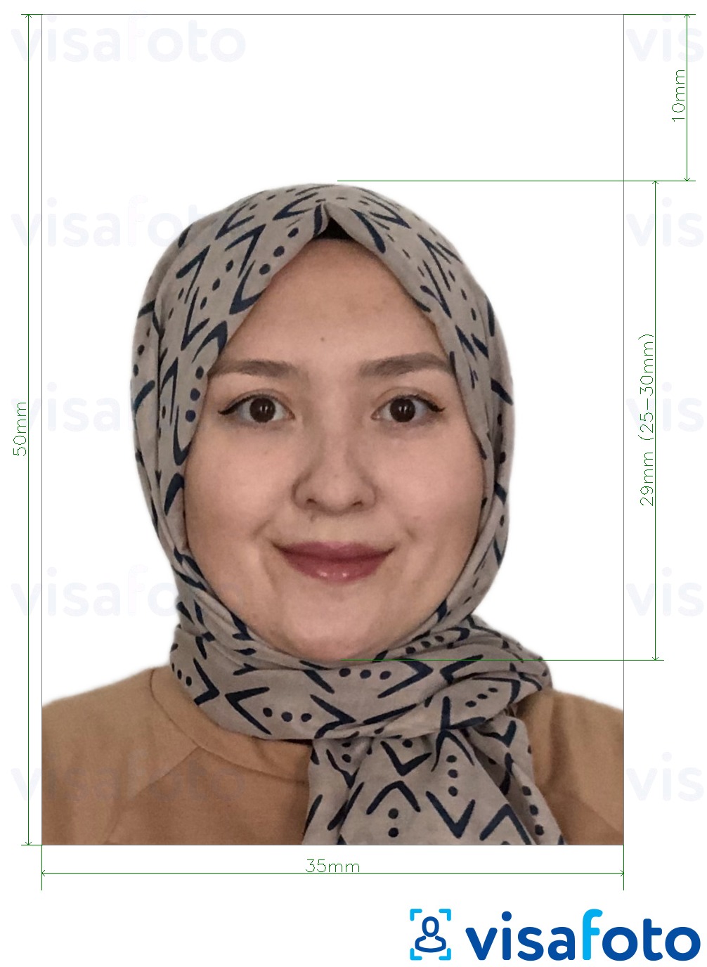 Exempel av foto för Malaysia Passport 35x50 mm vit bakgrund  med en optimal storlek
